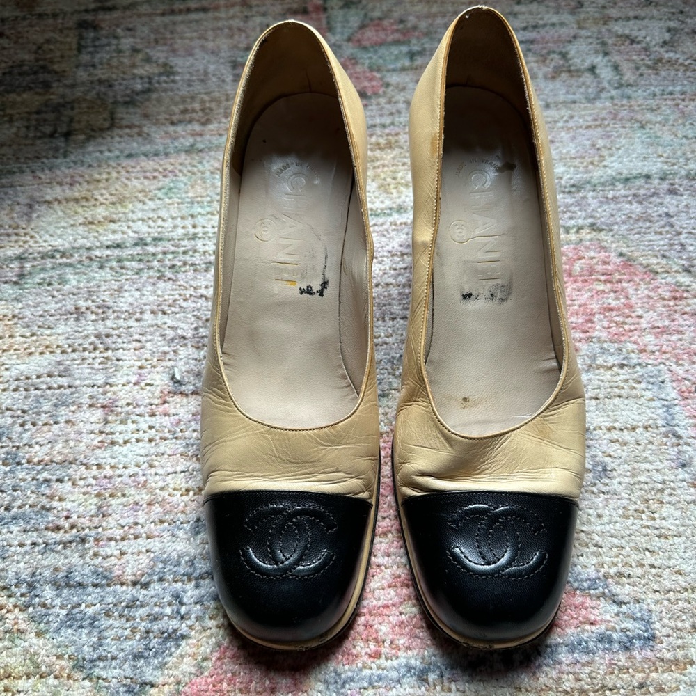 Chanel Vintage Beige and Black Pumps
